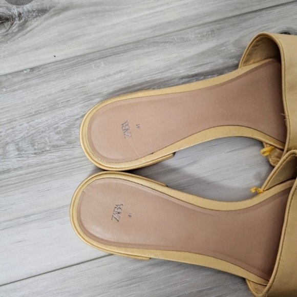 Elegant  Zara Cream Slide Sandals Sz 10.5 - Picture 6 of 8